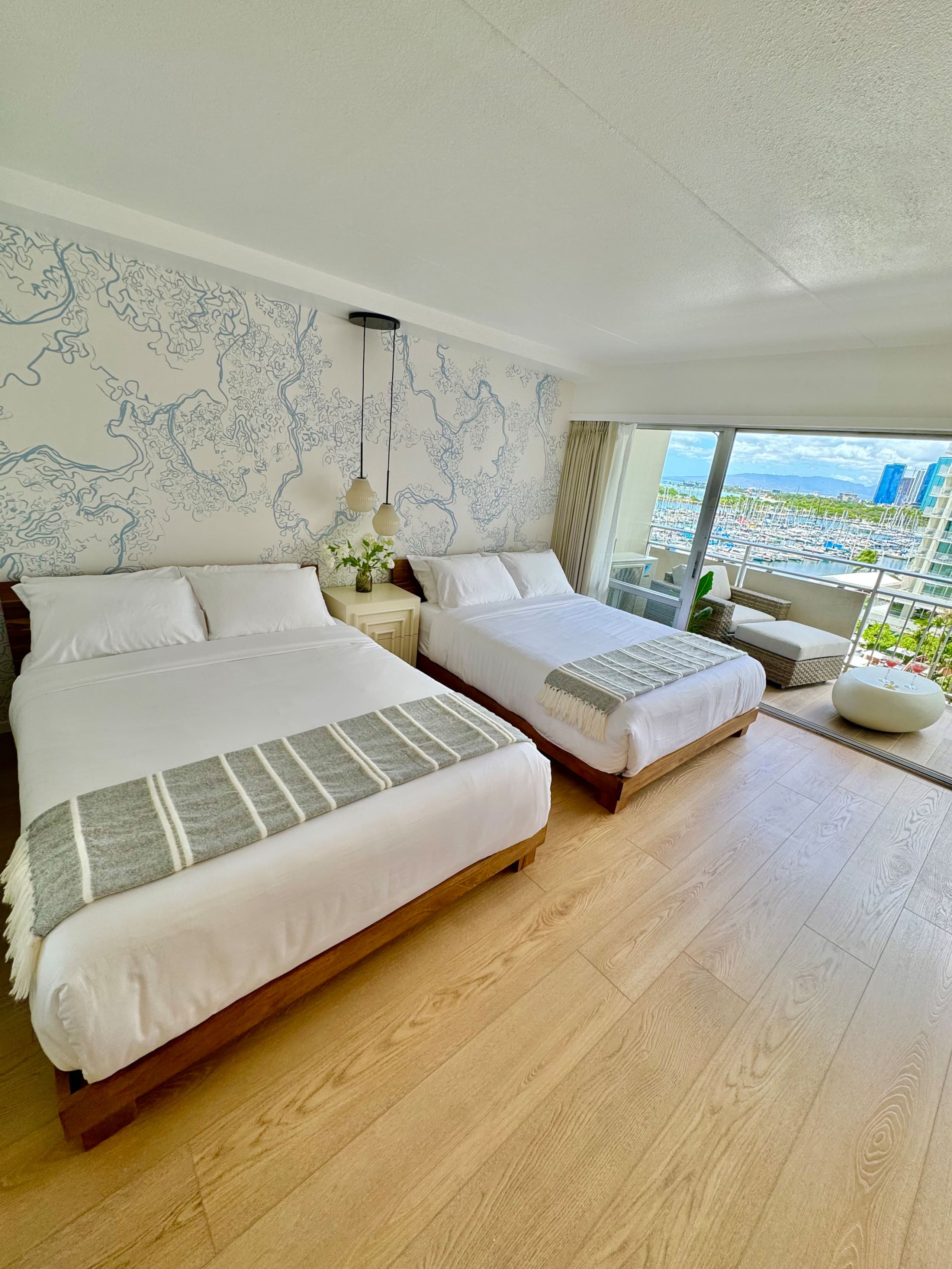 Condo in Honolulu · ★4.88 · 1 bedroom · 3 beds · 1 private bath - Image 3