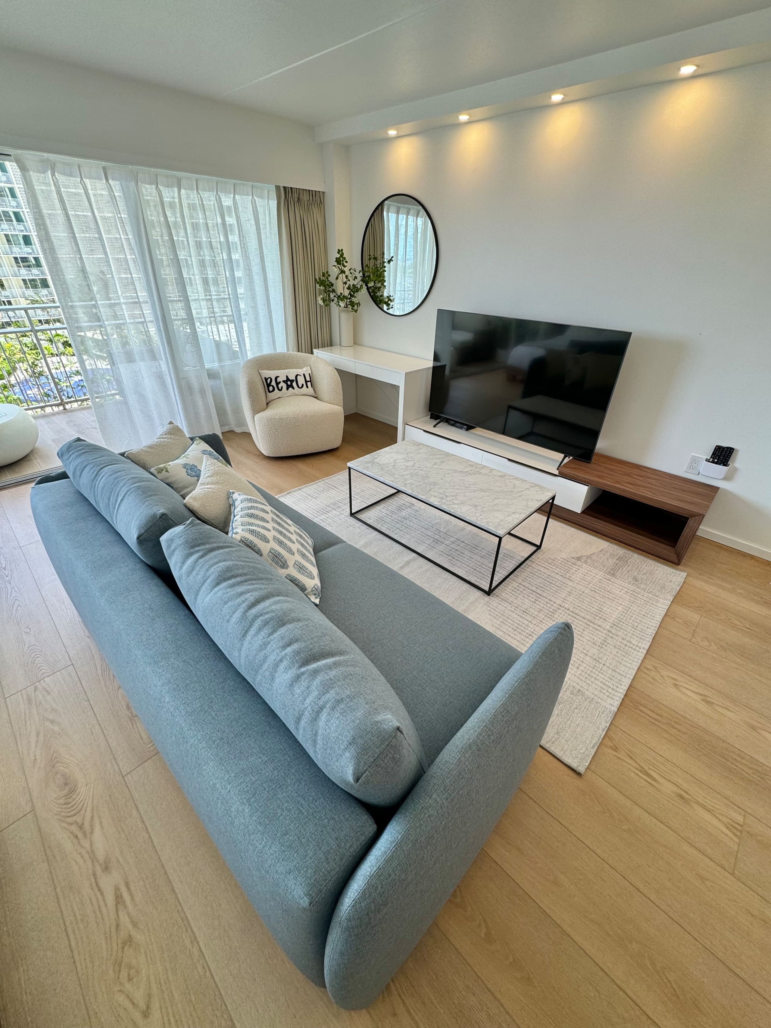Condo in Honolulu · ★4.88 · 1 bedroom · 3 beds · 1 private bath - Image 12