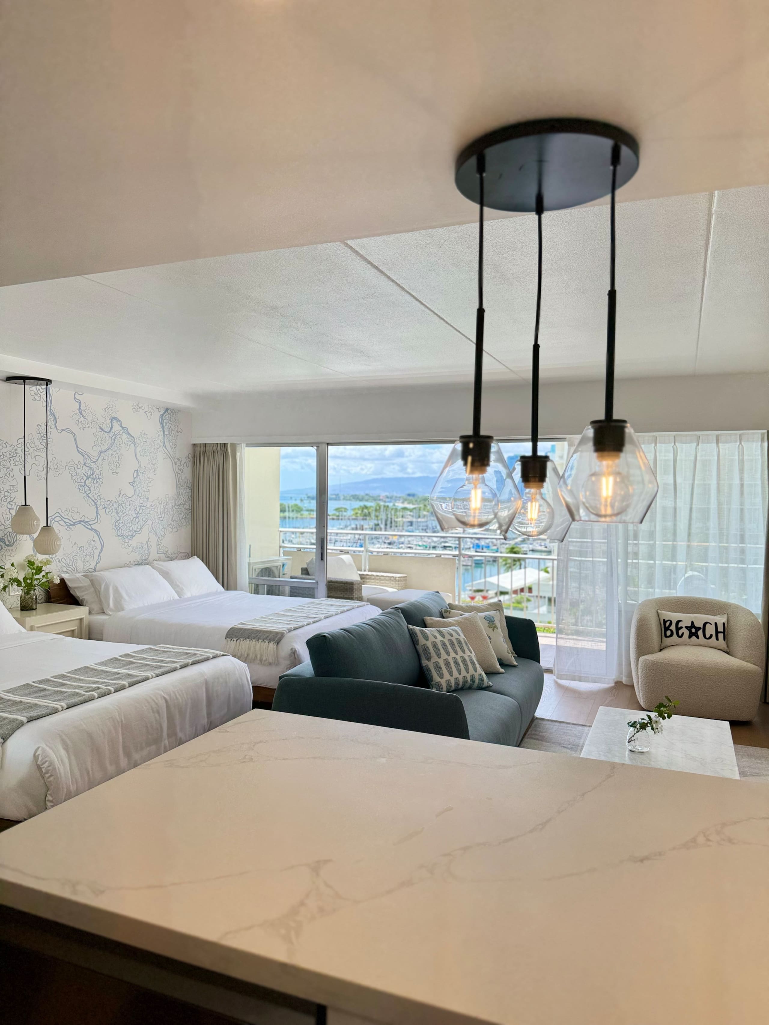 Condo in Honolulu · ★4.88 · 1 bedroom · 3 beds · 1 private bath - Image 27