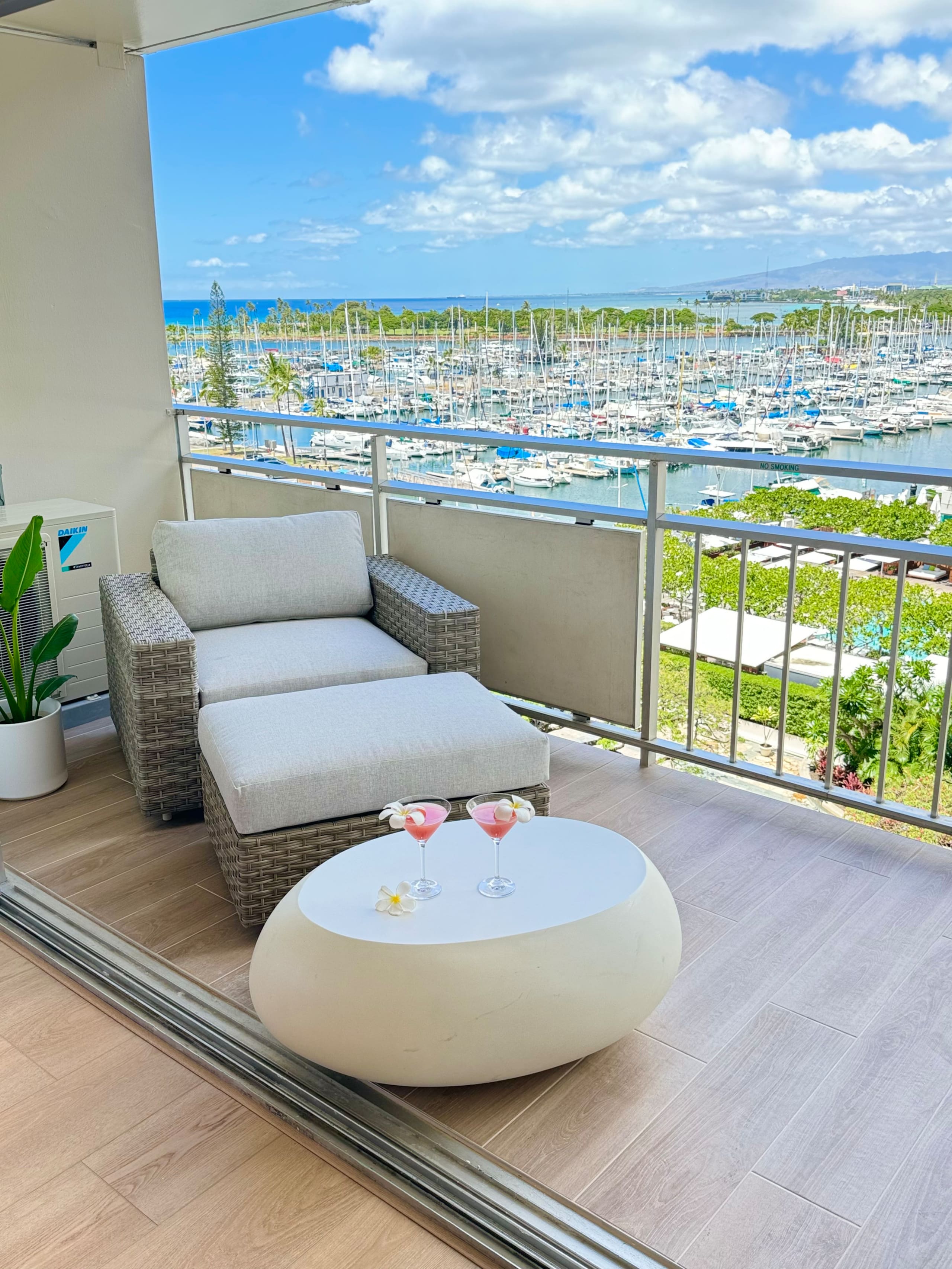 Condo in Honolulu · ★4.88 · 1 bedroom · 3 beds · 1 private bath - Image 1