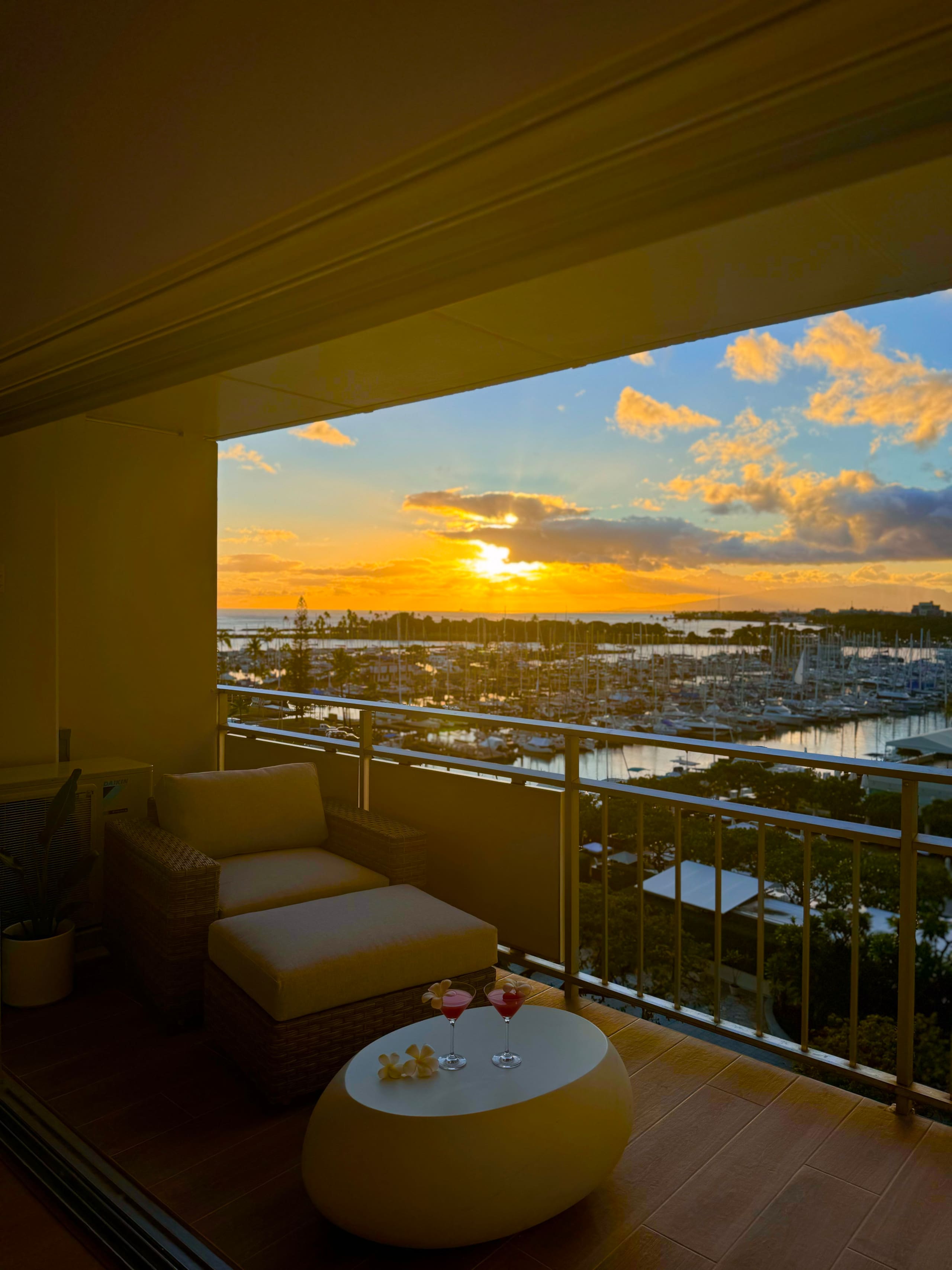 Condo in Honolulu · ★4.88 · 1 bedroom · 3 beds · 1 private bath - Image 8