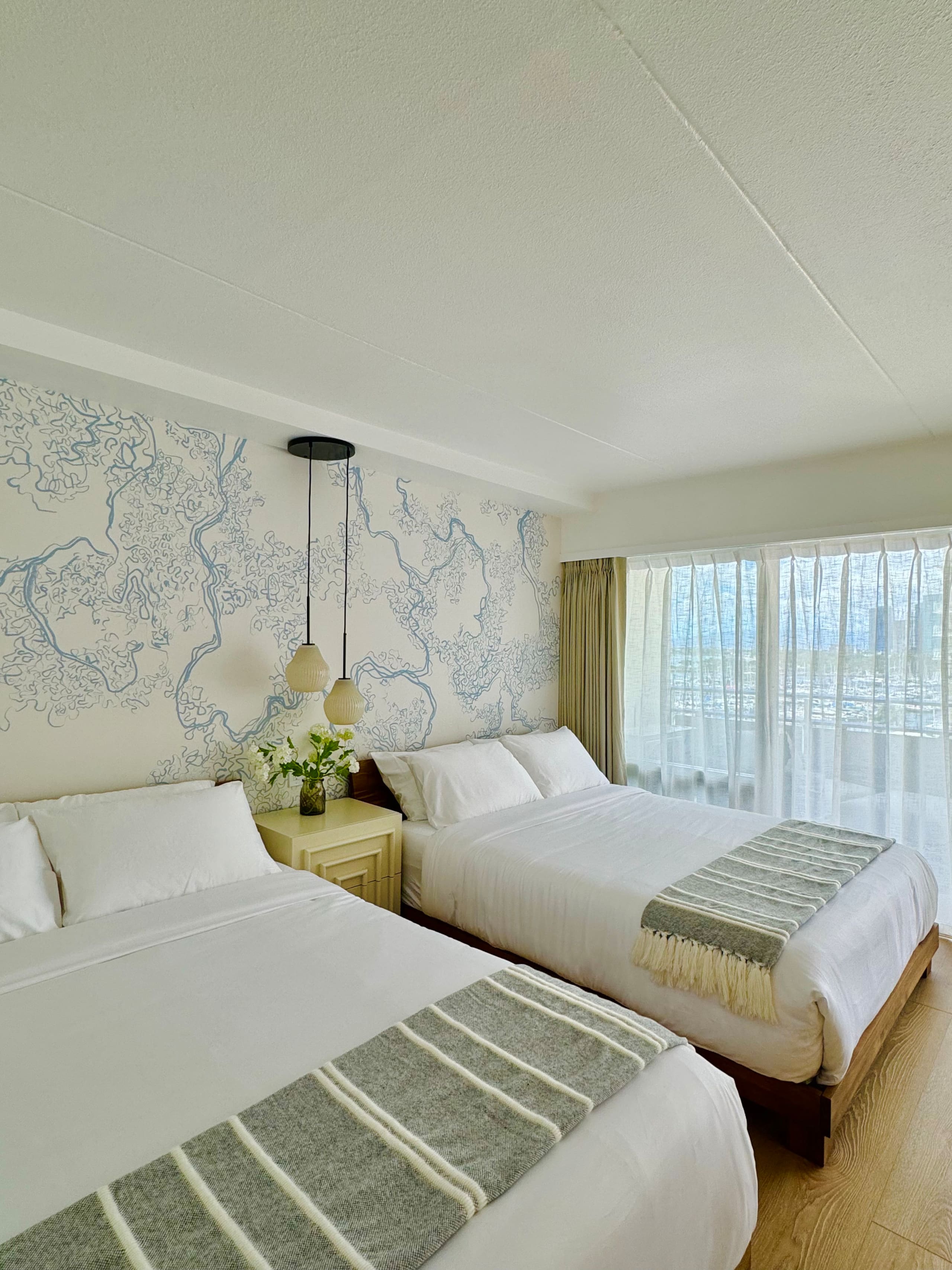 Condo in Honolulu · ★4.88 · 1 bedroom · 3 beds · 1 private bath - Image 19