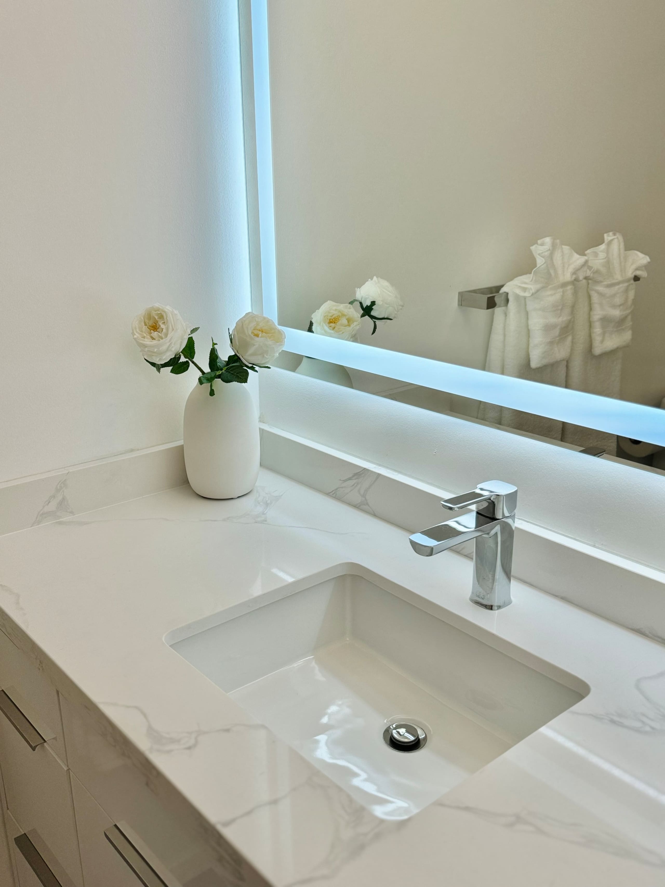 Condo in Honolulu · ★4.88 · 1 bedroom · 3 beds · 1 private bath - Image 39
