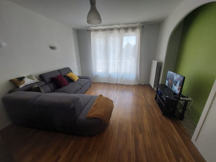 2 Chambres Dans T3 Disponible - Vaulx-en-Velin