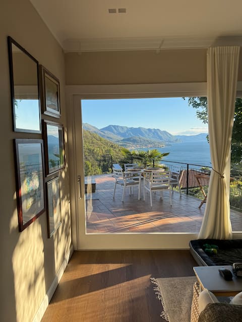 Artsy Italian lake retreat with stunning views!