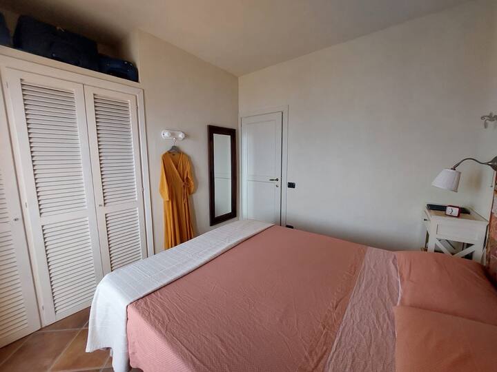 Wärt ihr so freundlich, eure Reisedaten (Check-in-Zeit/Check-out) zu bestätigen, wenn ihr könnt?