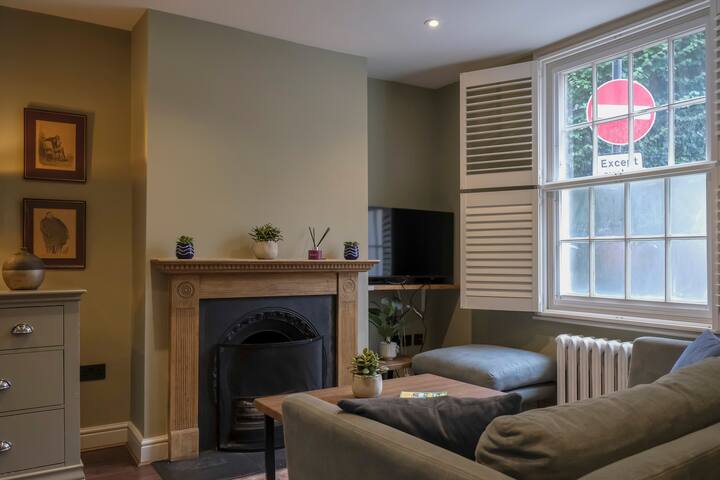 “Classic British Manor” gallery image 3