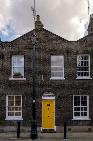 “Classic British Manor”