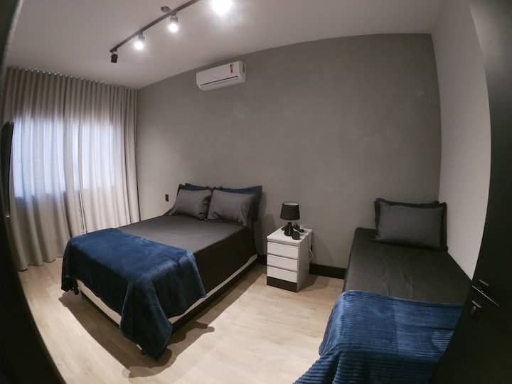 1 спална соба со мирна двојна и единечна соба, телевизор, клима уред ,wifi  и алекса