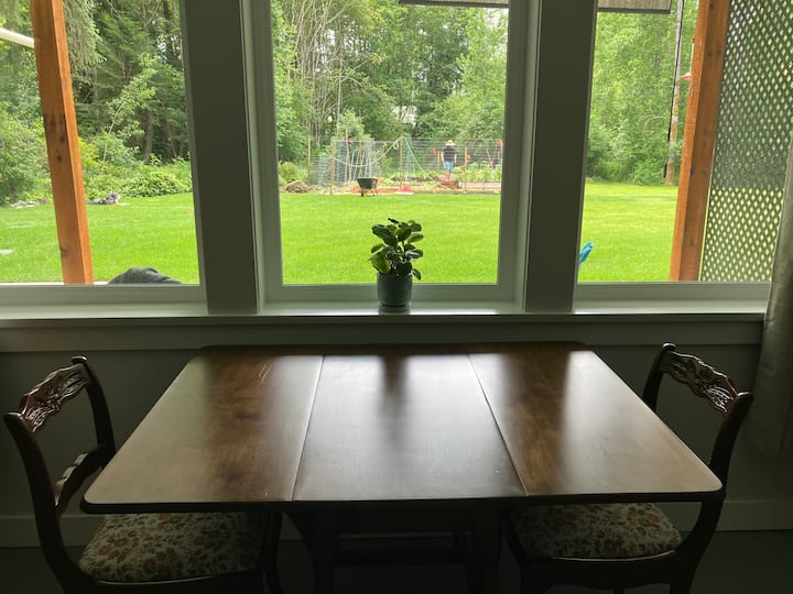 Private Entrance Guest Suite Near Seal Bay Park - Comox