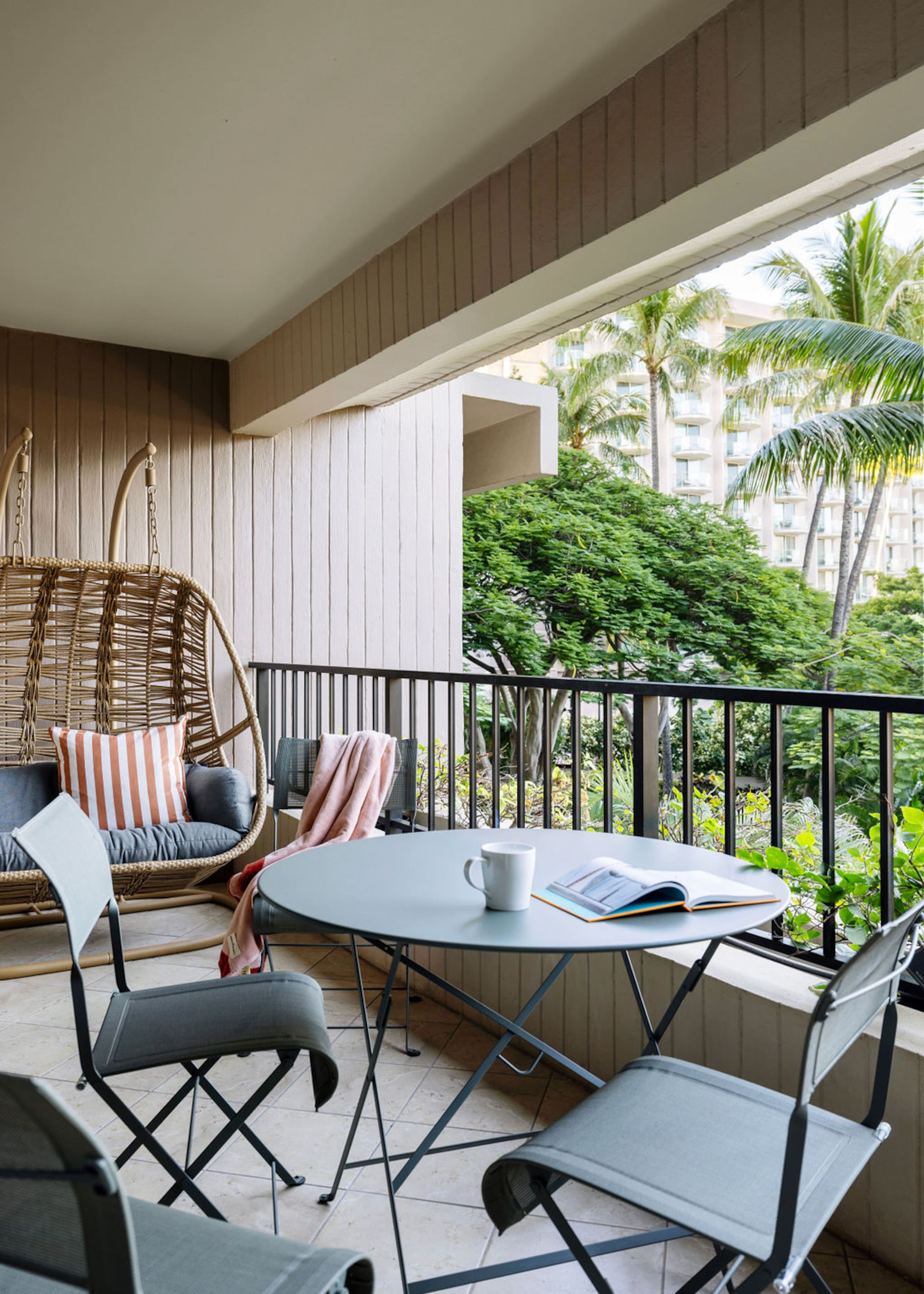 Condo in Lahaina · ★4.96 · 2 bedrooms · 4 beds · 2 private baths - Image 36