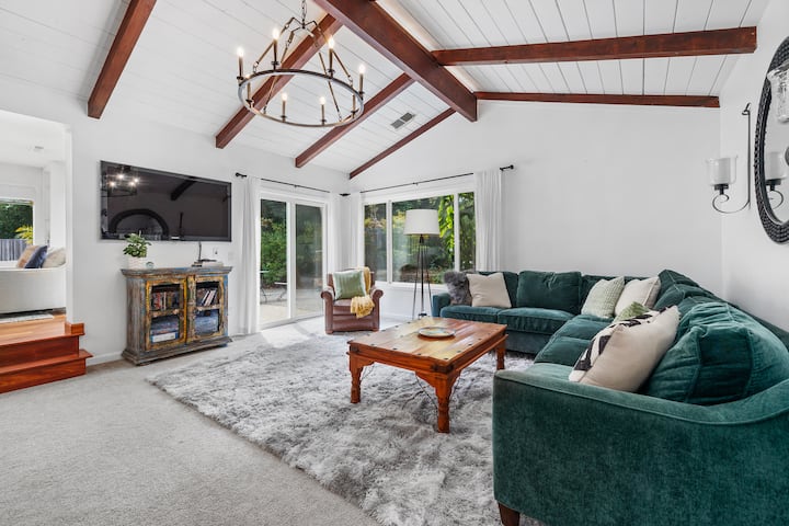 2-acre Creek Estate: Pool, Spa & Firepit - New Brighton State Beach, CA