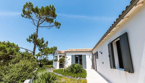 "Immortelle" house 2 steps from the beach