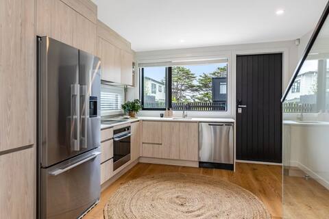 Top Airbnb: Modern 1 BR in Point Chevalier in Auckland