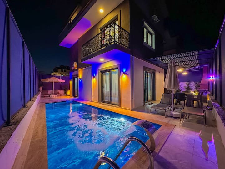 Fethiye Merkezde Lüx Olağanüstü Muhafazakar Villa - Fethiye