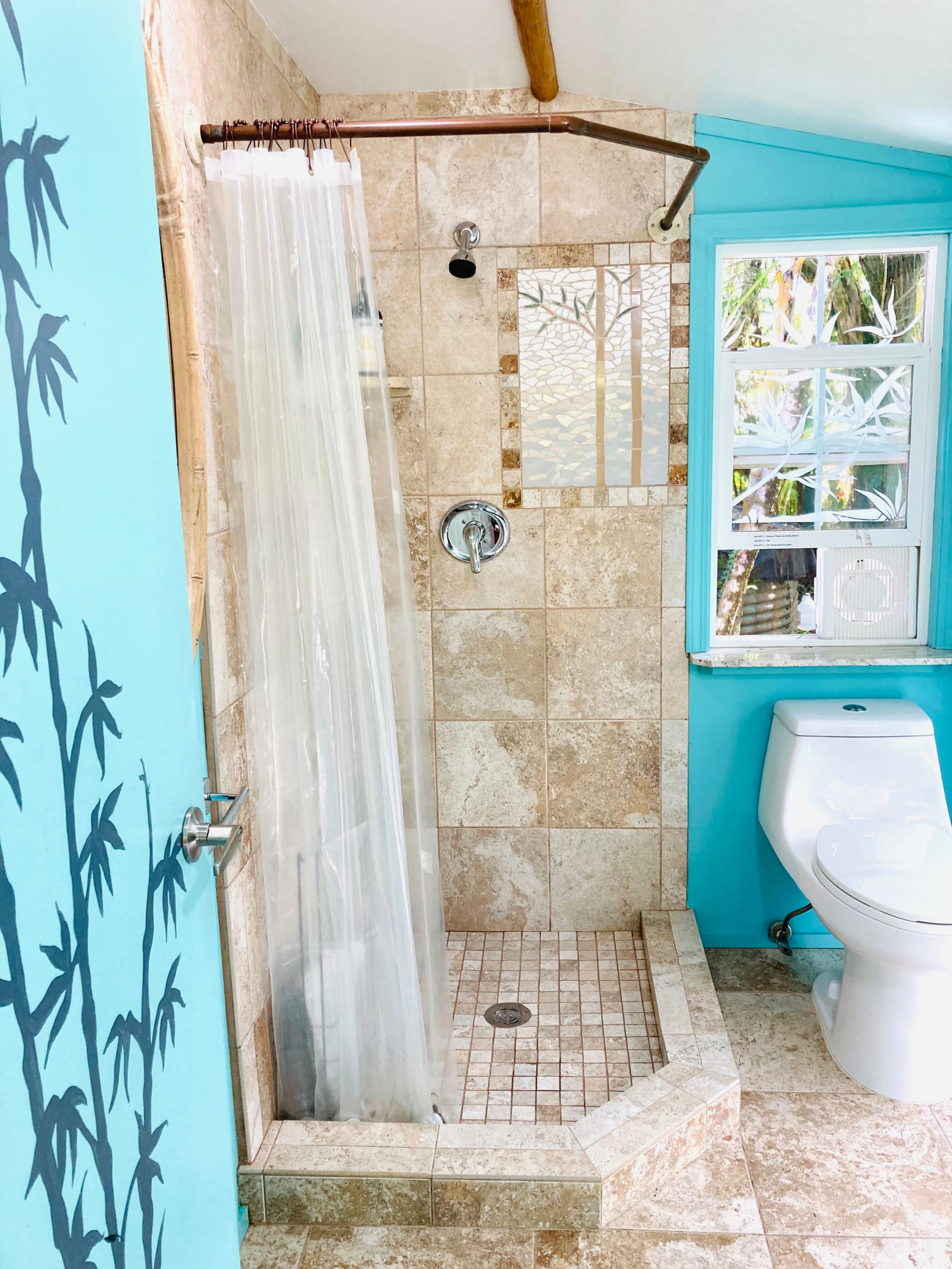 Place to stay in Mountain View · ★4.95 · 1 bedroom · 1 bed · 1 shared bath - Image 6