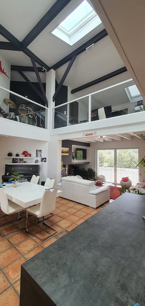 House and pool near Blagnac, 1 km from MEETT