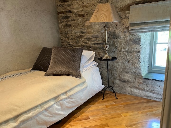 זוהי אחת משתי סוויטות שמציעה חדר נוסף הכולל מיטת יחיד נוחה. היא אידיאלית למשפחות שרוצות את ילדיהן לסגור ולשמור על פרטיות.