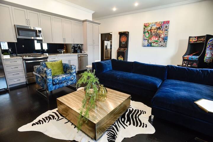 Bold and Vibrant Big Easy Escape gallery image 2