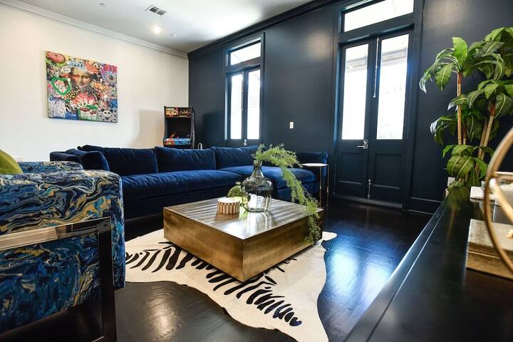 Bold and Vibrant Big Easy Escape gallery image 3