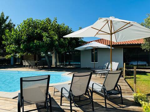 Pool villa, 12 people, 5 minutes from the ocean