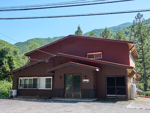Entire house in nature/Sleeps 16 or more/Base for activities/Please contact us for number of guests