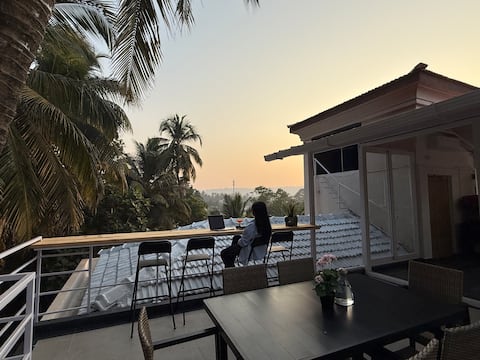 Palm Paraiso - 4BHK Villa with Pvt Pool & Rooftop!