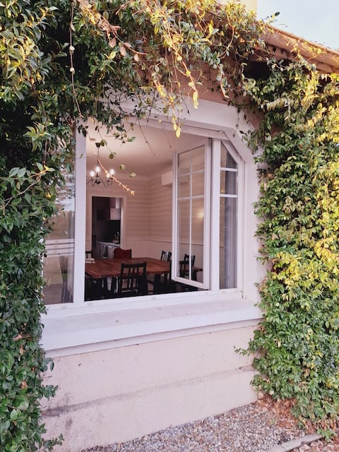 House, 5 bedrooms, pool