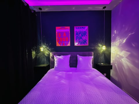 Cinema jacuzzi apartment 10 min from Paris
