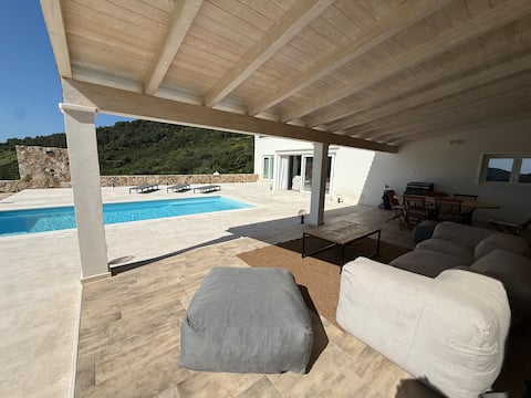 sardinia prestige: sea view and exclusive pool