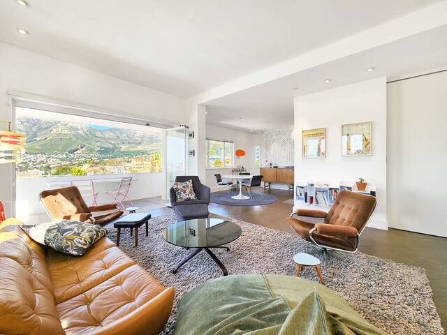 Best Views Designer Apartment *No Loadshedding* gallery image 2