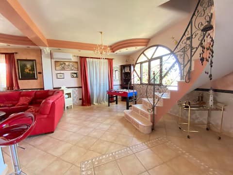 Annuncio Airbnb popolare: Villa Sunset near Cefalù (1km from the sea) a Campofelice Di Roccella