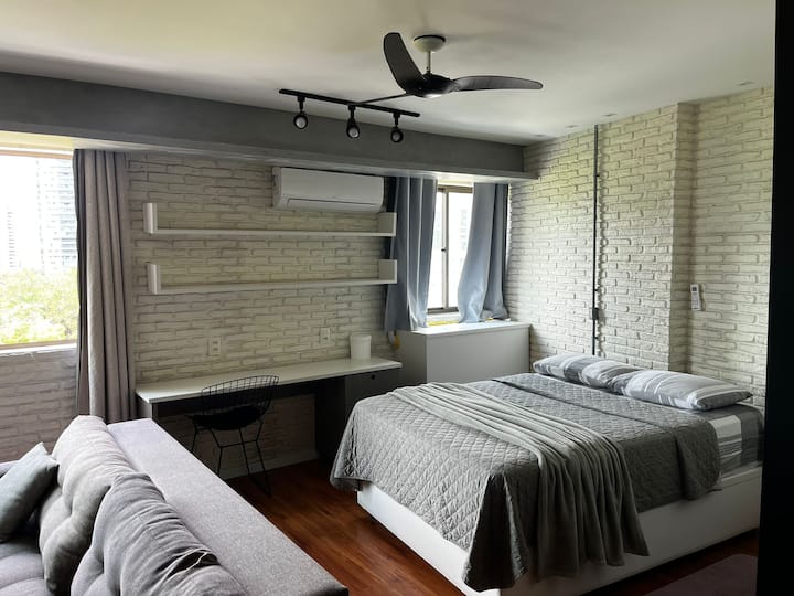 апартаментът има климатик сплит инвертор.