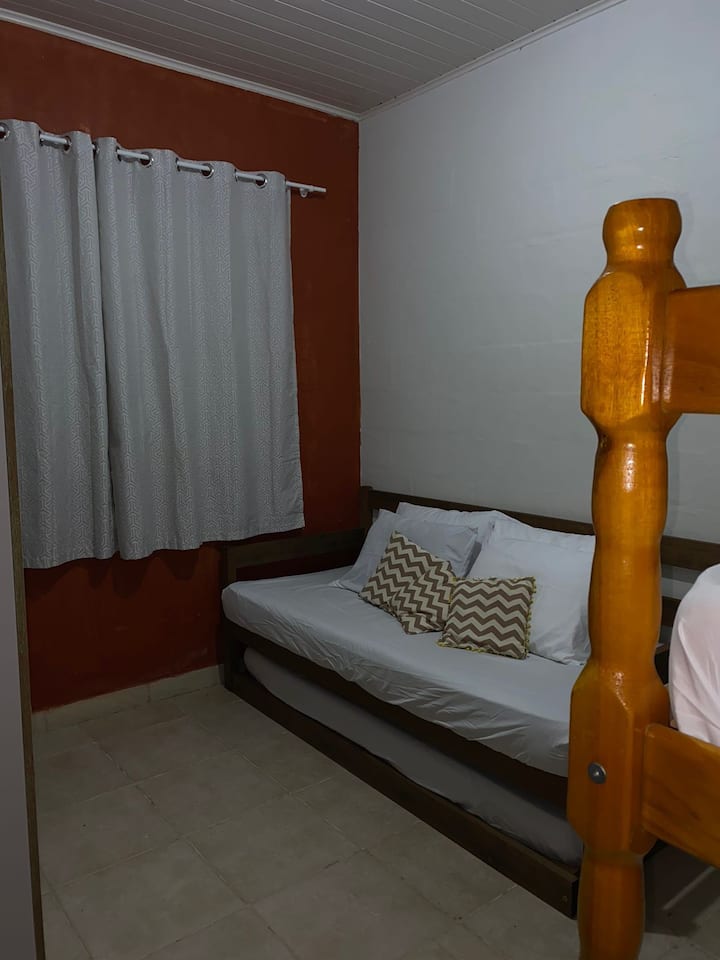 Izba s apartmánom, bicamou a poschodovou posteľou 
spí pre 4 osoby