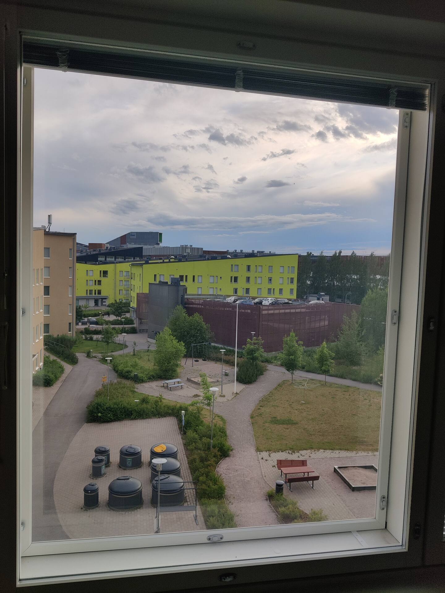 Rauhallinen Kaksio Työpisteellä 5