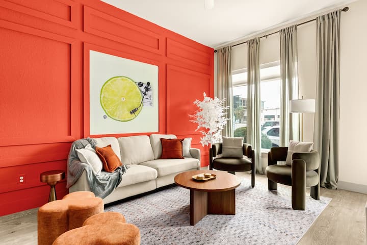 Riverwalk Suite | Gym | Pool | Walkable | Pearl - Monte Vista - San Antonio