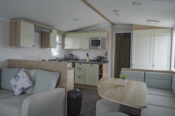 All Year Round Cosy, Stylish Beach Caravan - Cornouailles