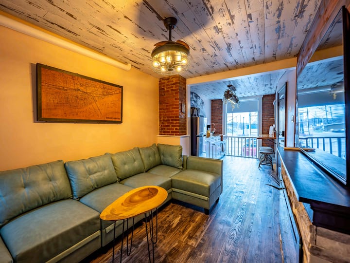 Historic 1br Loft W/ Full Kitchen & Workspace - Harrisburg, PA