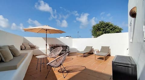 Popular Airbnb listing: 10 min de Famara, Private parking , Terrace in Tinajo