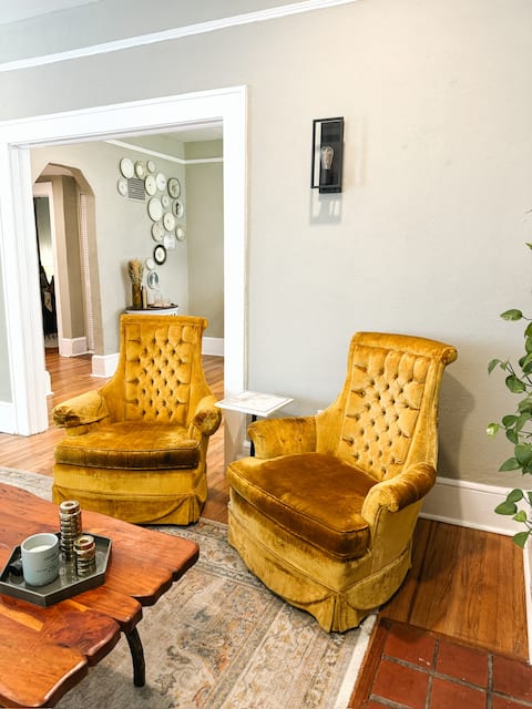 Successful Airbnb property: The Duchess:Vintage Revived-Pets Welcome in Riverside