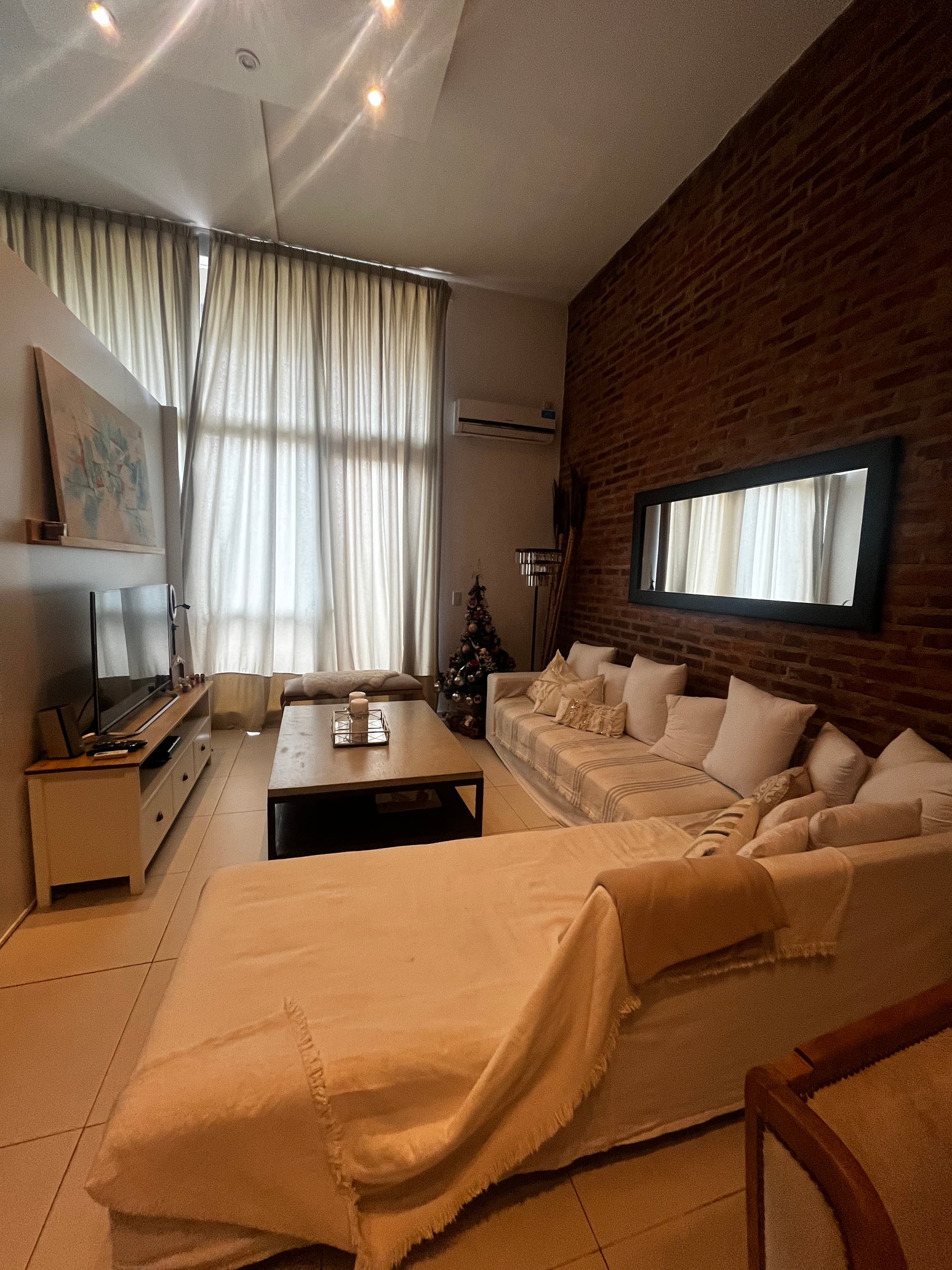Industrial-style one-bedroom apartment in Barracas