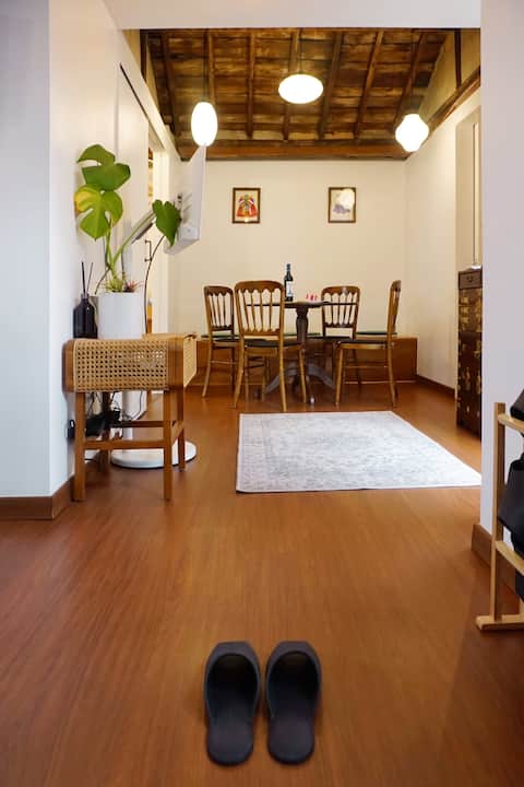 (Sale) 3 minutes from Hongdae / Hanok / 5 minutes from the subway / Single-family house