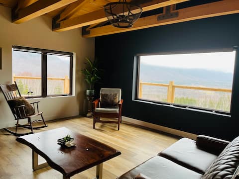 Top Airbnb: Luxury Highlands Retreat/Cape Breton Cabot Trail in Victoria, Subd. A