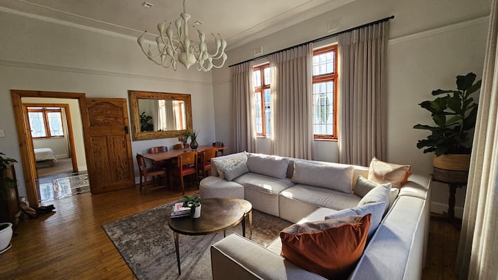 Spacious Clean And Cosy Room In Victorian Cottage - Kapstadt