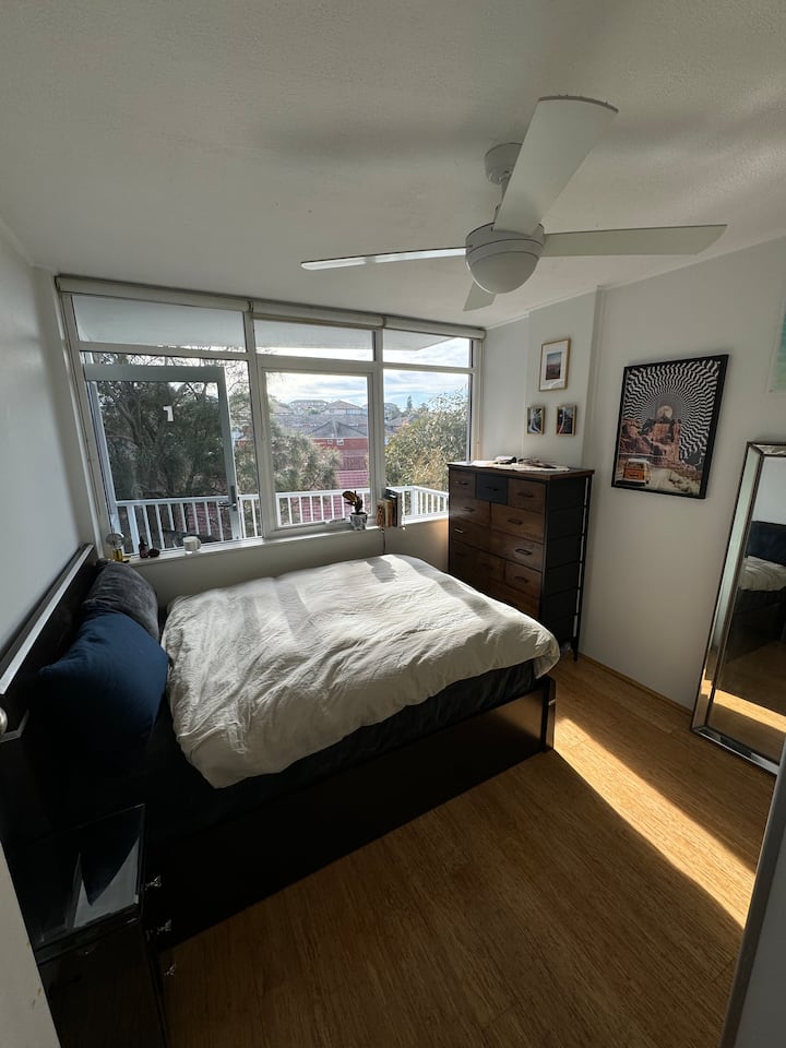 Beach Apartment With Ocean View - Sydney