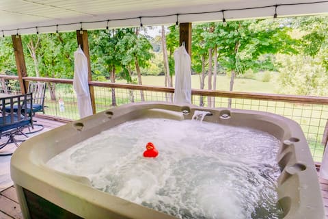 River View HOT TUB! Waterfall Wanderer #hiking