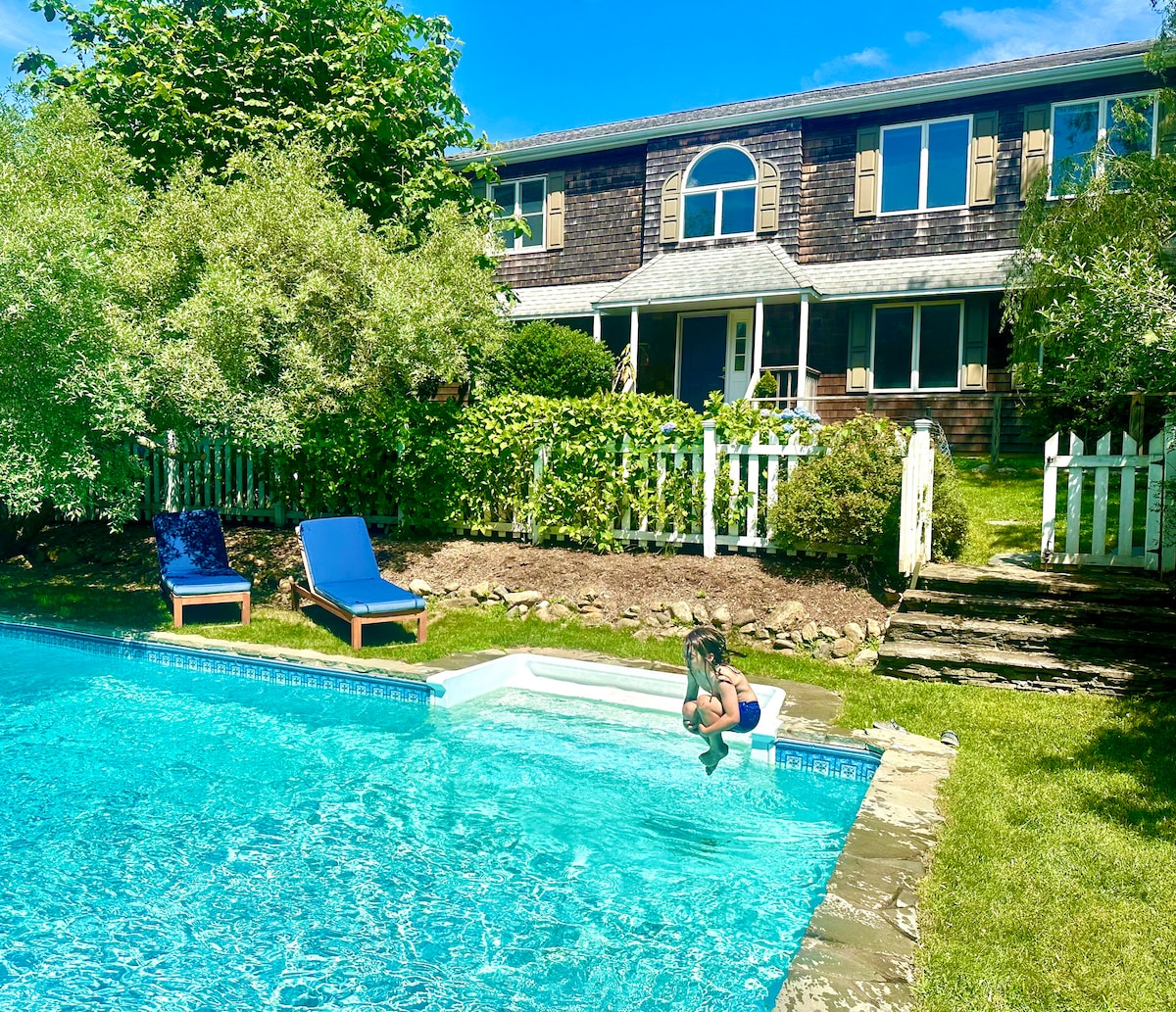 MTK FUN Mansion pool hottub gym roof deck walk2ALL - Houses for Rent in ...