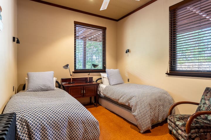 საძინებელი 4