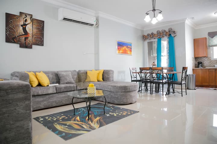 Elegant 1300 Sq Ft 2bd|2.5bth W Pool & 24/7 Sec - Kingston