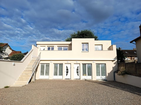 Private residence with 3 units, 4 parking spaces